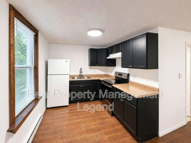 Building Photo - 933 Gillham Rd