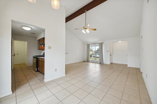 Foto del edificio - 2723 N Brompton Dr