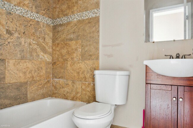 Foto del edificio - 4 br, 2 bath Duplex - 1839 WILLINGTON ST U...