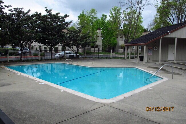 Building Photo - 2557 Westberry Dr