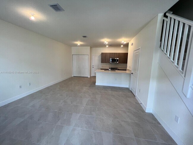 Building Photo - 4622 NW 83rd Path