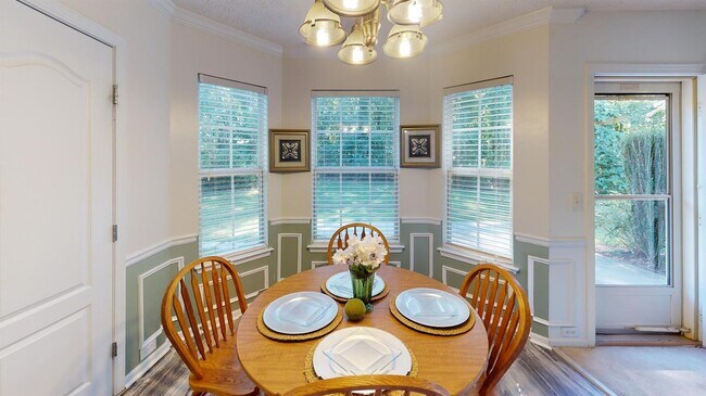 Building Photo - Spacious College Park Home | Modern comfort & great amenities