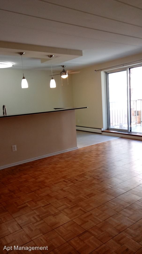 Foto del edificio - 111 Morton Ave