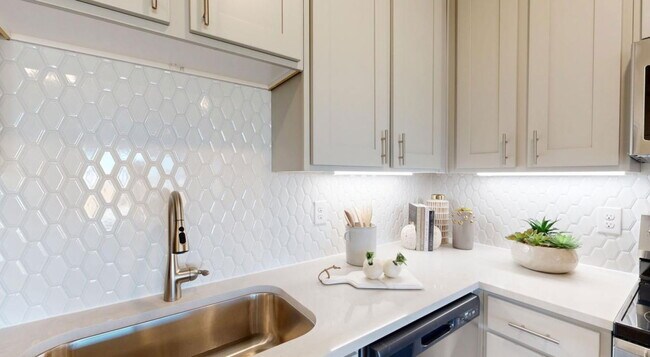 Foto del edificio - 12005 U.S. 380 Apt #1009, Aubrey, TX 76227 - 1 BR 1 BA condo