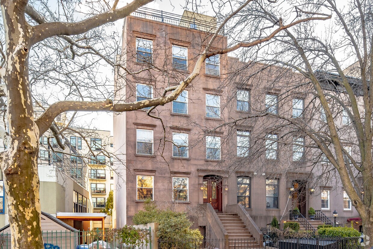 Foto principal - 126 1st Pl