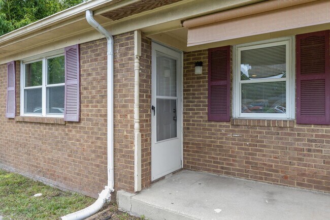 Foto del edificio - 6048 Brookwood Dr