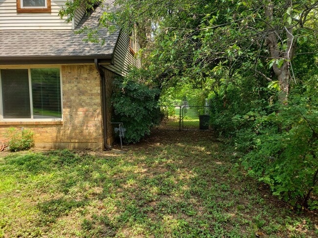 Building Photo - 501 Atkerson Ln