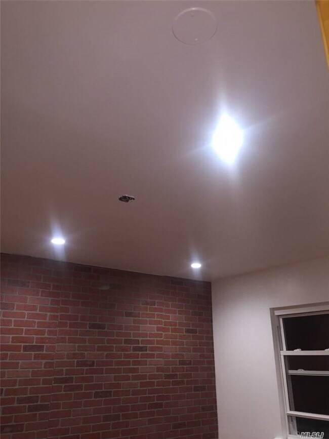 Foto del edificio - 108-21-108-48 48th Ave