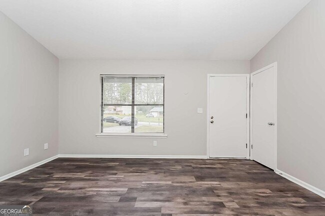 Building Photo - 8753 Embrey Dr
