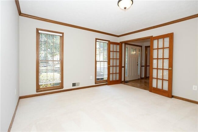 Building Photo - 4439 Thoroughbred Dr NE