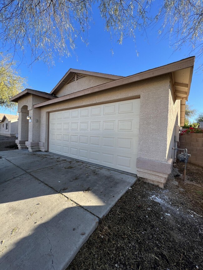 Building Photo - 8072 E Snakeroot Dr