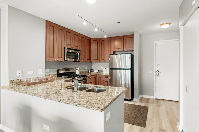 Photo - 740 S Clark St Apartment