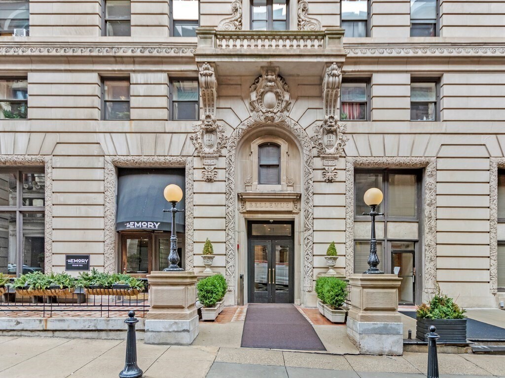 Primary Photo - 21 Beacon St