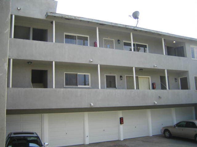 Building Photo - 309 Calle Miramar