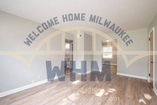 Building Photo - AVAILABLE NOW! Welcome to this Charming 2 ...