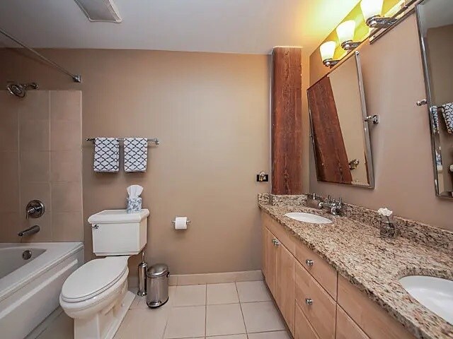 Foto del edificio - 525 W Superior St