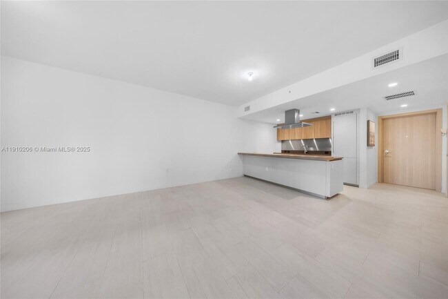 Building Photo - 1000 Brickell Plaza