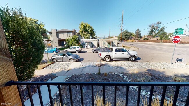 Foto del edificio - 2100 S Sherman St