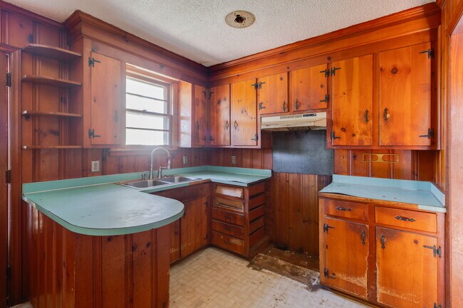 Building Photo - 2826 Ansel St