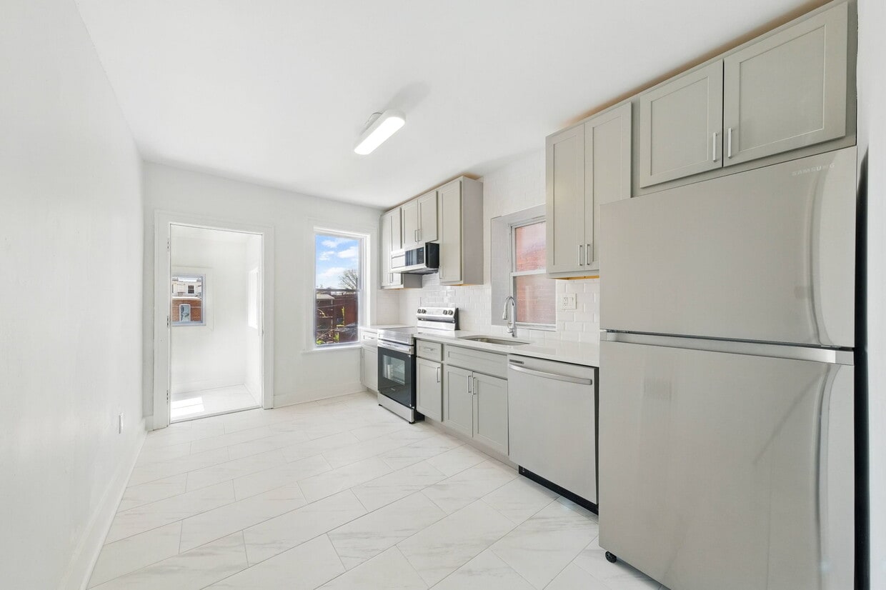 Kitchen - 3218 California Ave