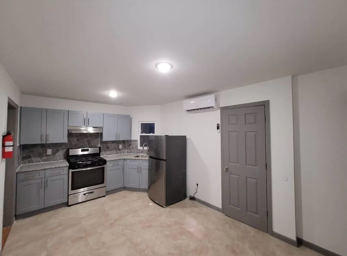 Unit 1R - 200 Parkhurst St