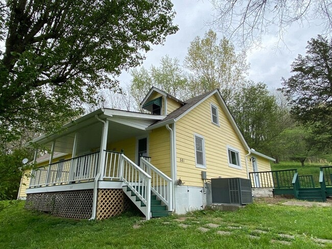 Spacious 3 Bedrooms Located in Hermitage /... - Spacious 3 Bedrooms Located in Hermitage /... House