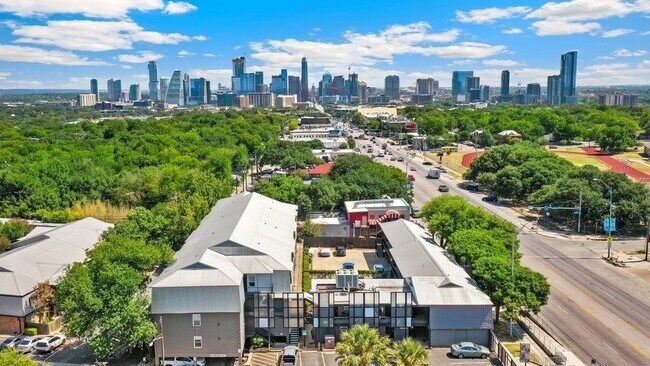 Foto del edificio - 2020 S Congress Ave