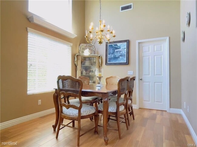 Building Photo - 4 br, 3 bath House - 27735 Rosebud Way