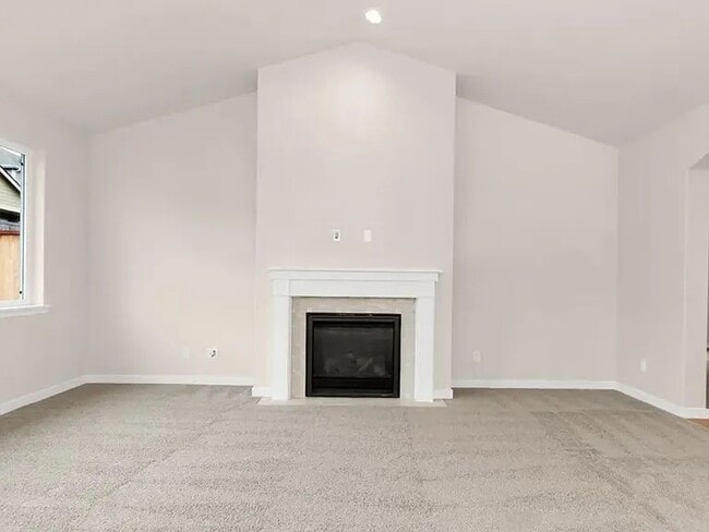 Living Room - 711 Natalee Jo St SE