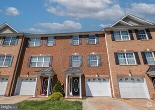 Building Photo - 71 Babylonica Ct