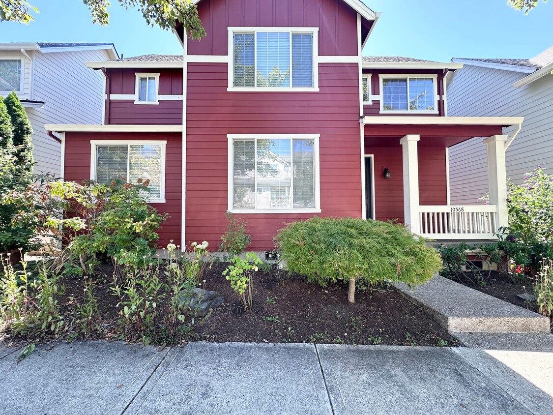Foto principal - 4 Bed 3 Bath Single Family Home in Central...
