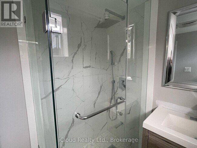 Photo du bâtiment - 22 Decarie Cir