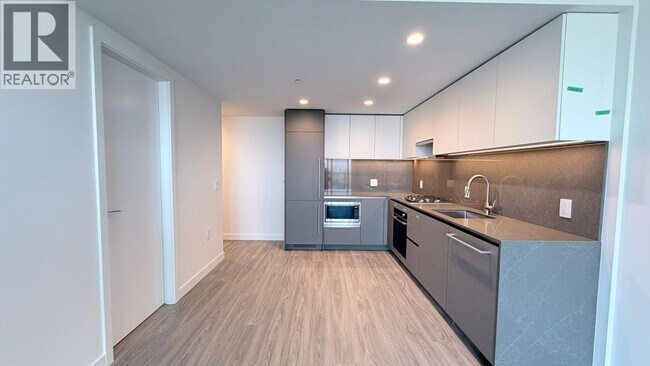 Photo du bâtiment - 2135 Springer Ave
