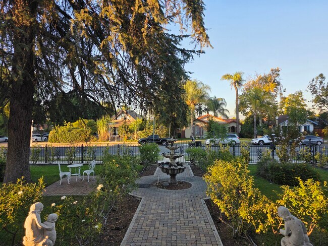 Vista de calle - 2374 Mission Inn Ave