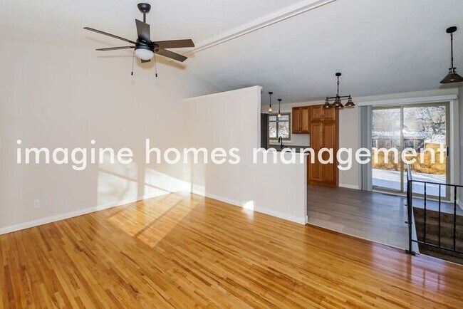 Foto del edificio - Convenient Location! 3 Bedroom Home in Eagan