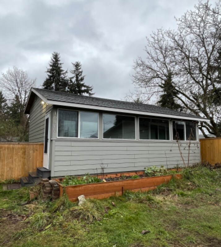 Primary Photo - 10800 NE 14th St