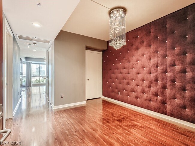 Building Photo - 4575 Dean Martin Dr