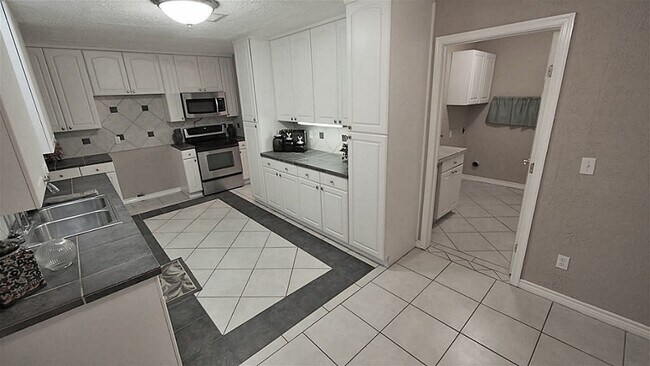 Foto del edificio - 310 Gentilly Dr