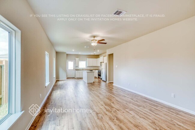 Foto del edificio - 8211 Blooming Meadow Ln