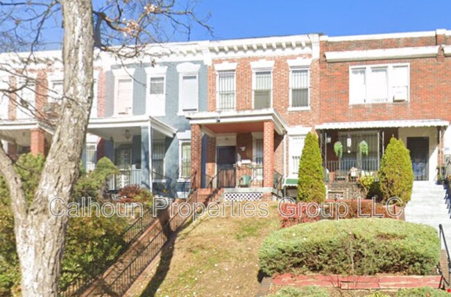 Building Photo - 725 Fairmont St NW #A