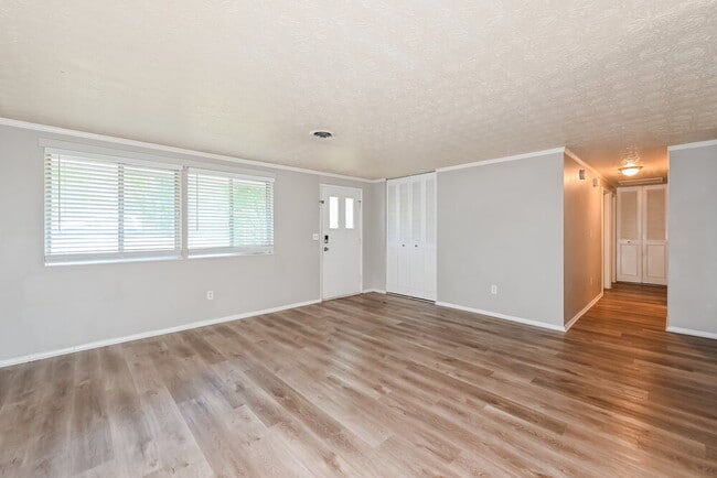 Foto del edificio - 1860 Suwanee Ridge Ct NW