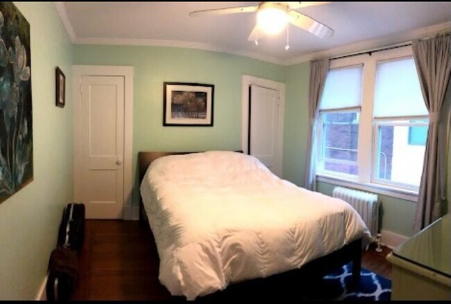 Foto del edificio - 5714 Woodmont St