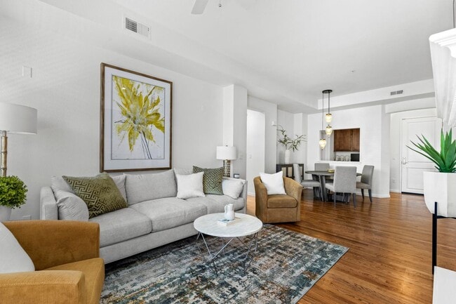 Building Photo - 7865 Vallagio Ln