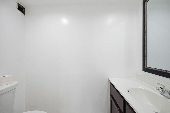 Building Photo - 301 N Beauregard St