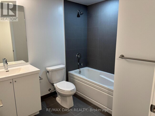 Photo du bâtiment - 2545 Simcoe St N