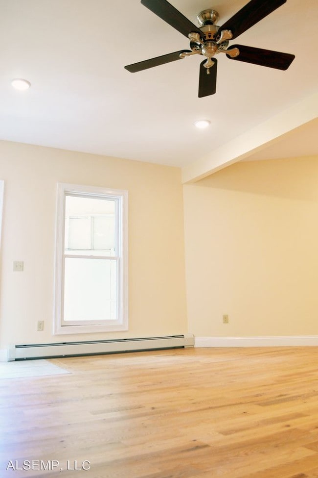 Building Photo - 258 North St