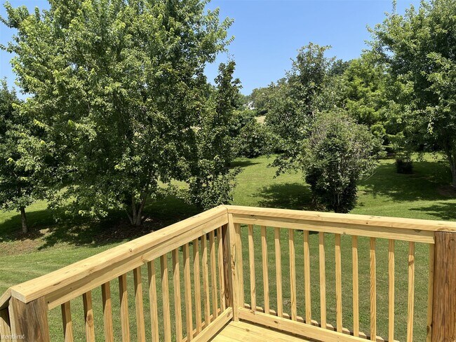 Building Photo - 3 br, 2 bath House - 2550 Louisville Boatd...