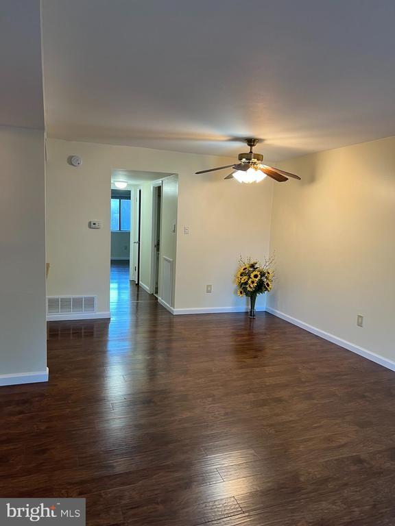 Foto del edificio - 374 Saybrook Ln