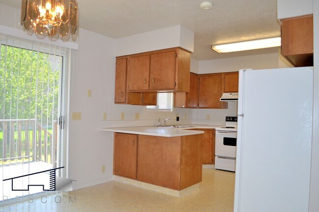 Building Photo - 1140 US-89