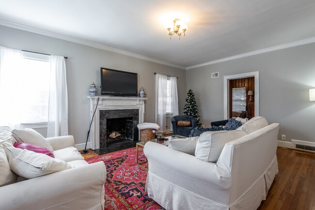 Foto del edificio - 1508 E 5th St